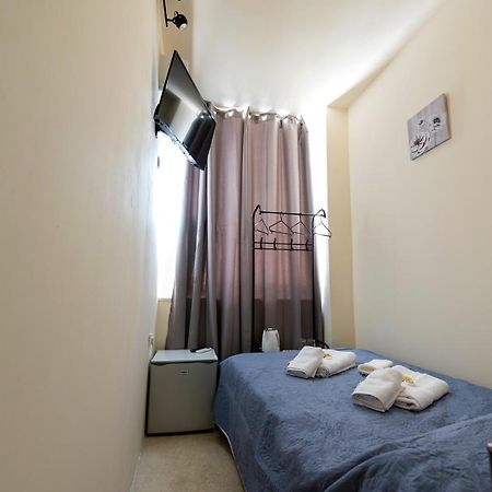 Ferienwohnung Pure Urban Bedboxes Acropolis Metro Petralona Athen Exterior foto