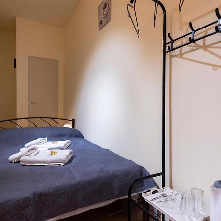 Ferienwohnung Pure Urban Bedboxes Acropolis Metro Petralona Athen Exterior foto