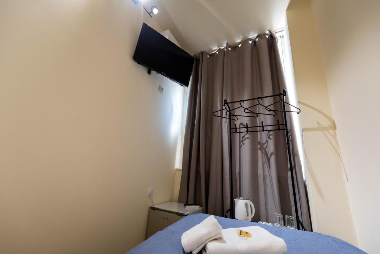 Ferienwohnung Pure Urban Bedboxes Acropolis Metro Petralona Athen Exterior foto
