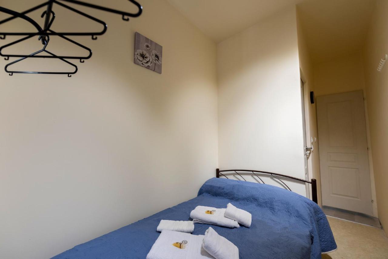 Ferienwohnung Pure Urban Bedboxes Acropolis Metro Petralona Athen Exterior foto